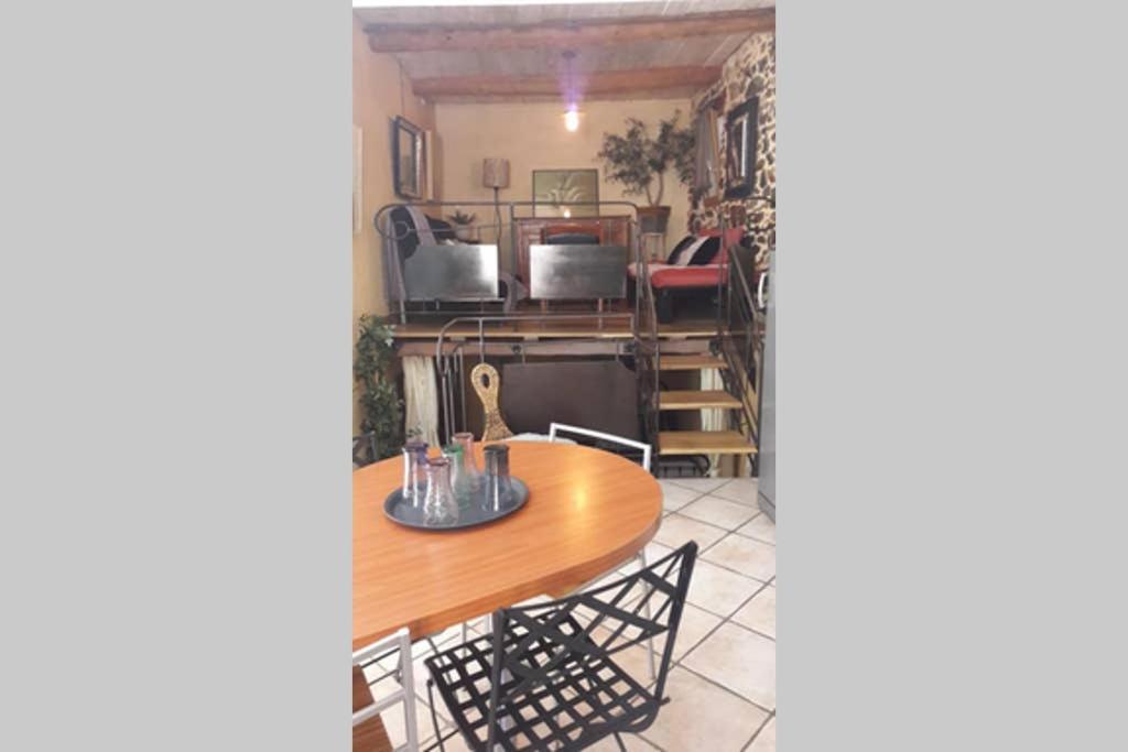 Joli Loft Dans Village Pittoresque Péret المظهر الخارجي الصورة